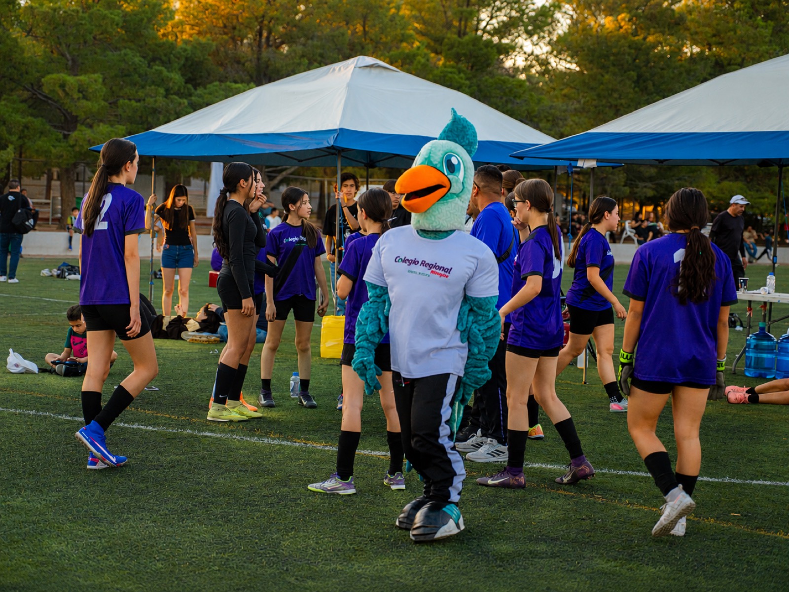 Convivencia deportiva con la mascota del CRB